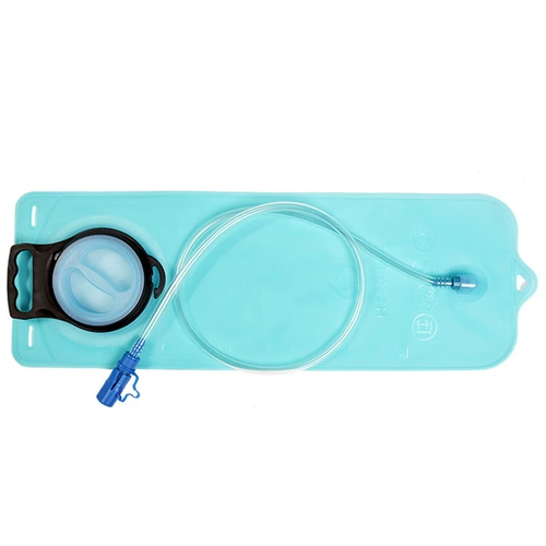 На открытом воздухе бутылка с водой спорт езда на открытом воздухе