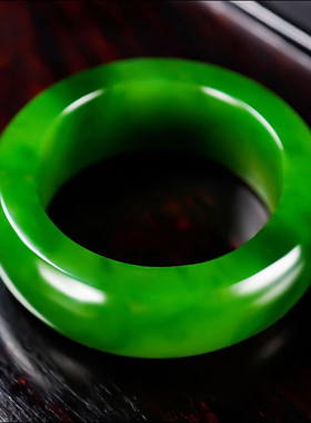 新疆大师郭磊作品和田玉俄料阳绿7号矿碧玉戒指扳指8.21克 圈口20