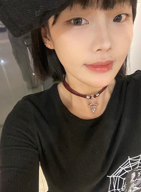 棠洛 辣妹风酒红色皮革十字架choker项圈锁骨链显白项链亚文化潮