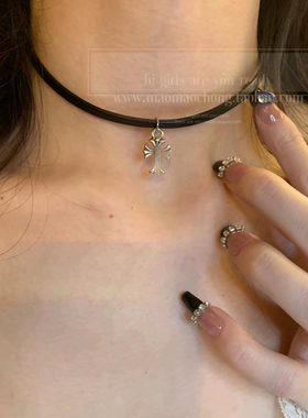 黑色皮质罗马十字架短款项链女