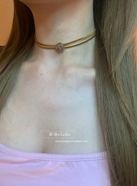 燕麦奶咖~中古玫瑰花choker颈链女秋冬丝绒颈带小众个性锁骨链潮