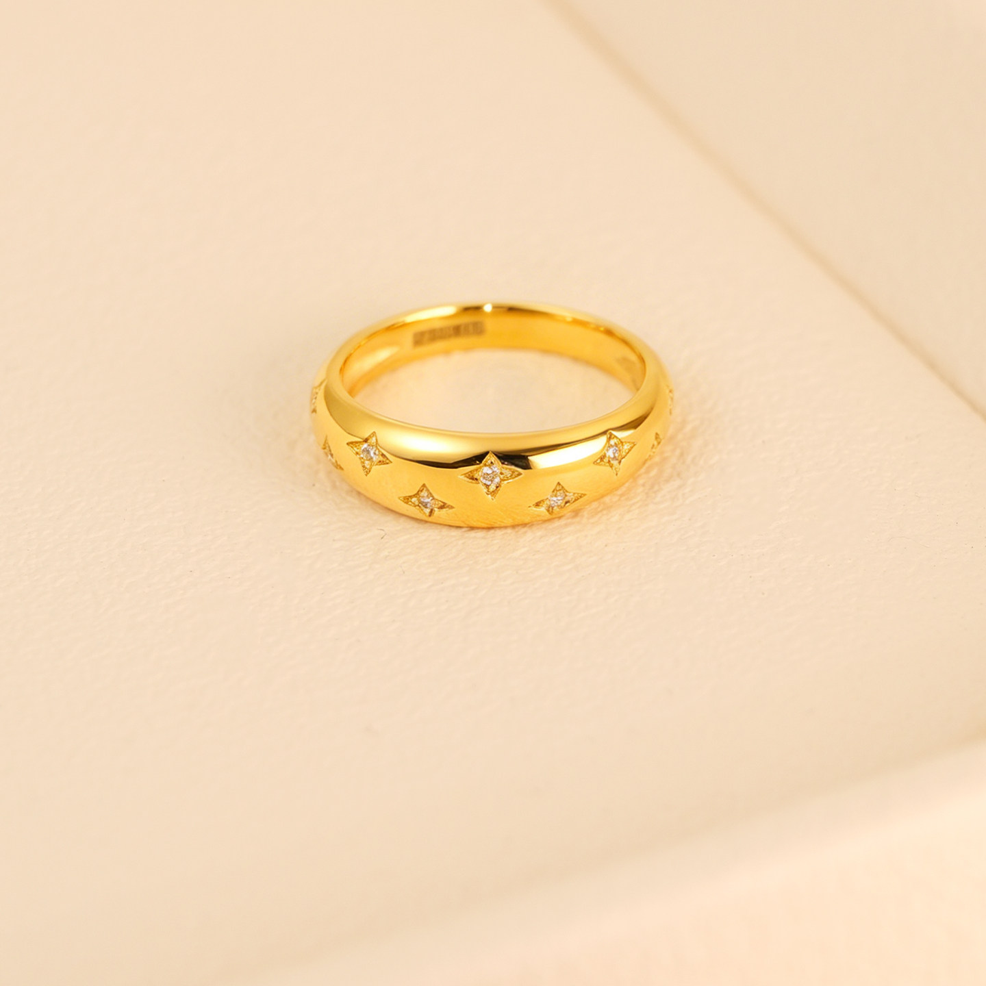 Pelikan Jewelry Diamond Gold Starry Tail Ring