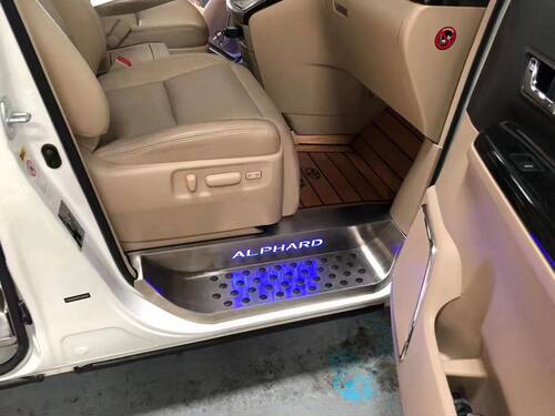 适用于左右胎埃尔法门槛条全包皇冠威尔法带灯不锈钢迎宾踏板轨道 - 图2