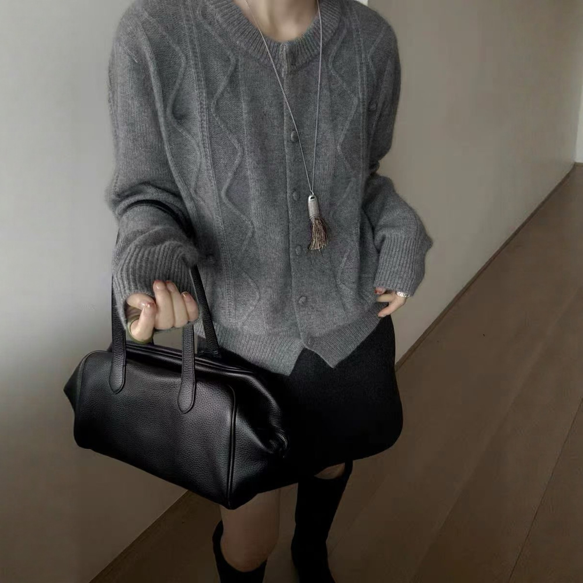 2025秋冬新款韩版宽松圆领单排扣浣熊羊毛针织开衫女毛衣外套上衣,淘宝优惠券,粉丝福利购,淘宝优惠卷