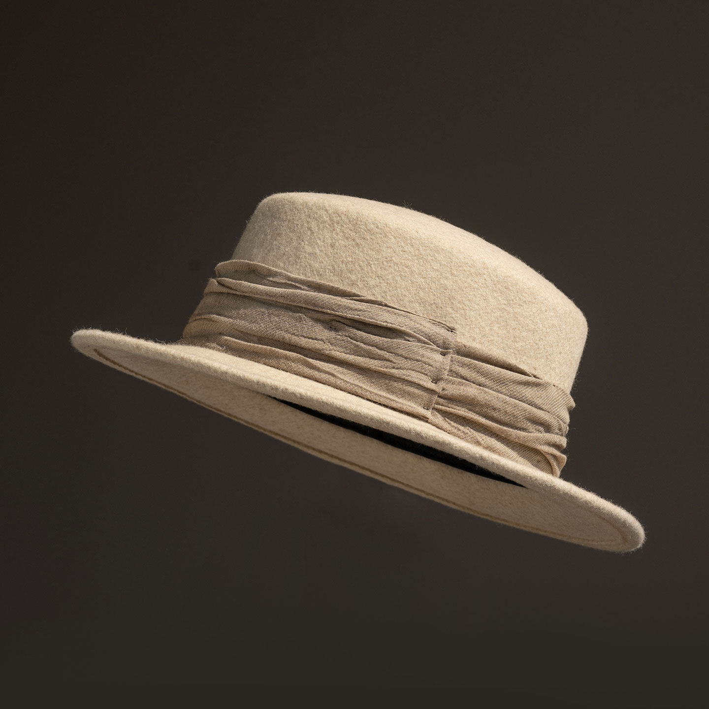 疯帽子 英伦风纯羊毛呢平顶礼帽 时尚褶皱丝带装饰设计秋冬新