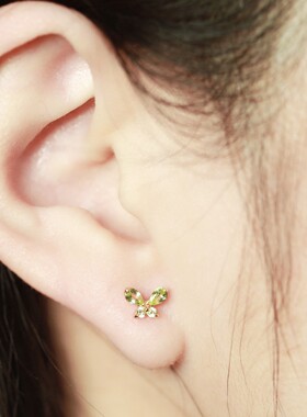 恋の雨蝶迷你精致小清新高仿天然橄榄石轻奢百搭戒指银针耳钉项链