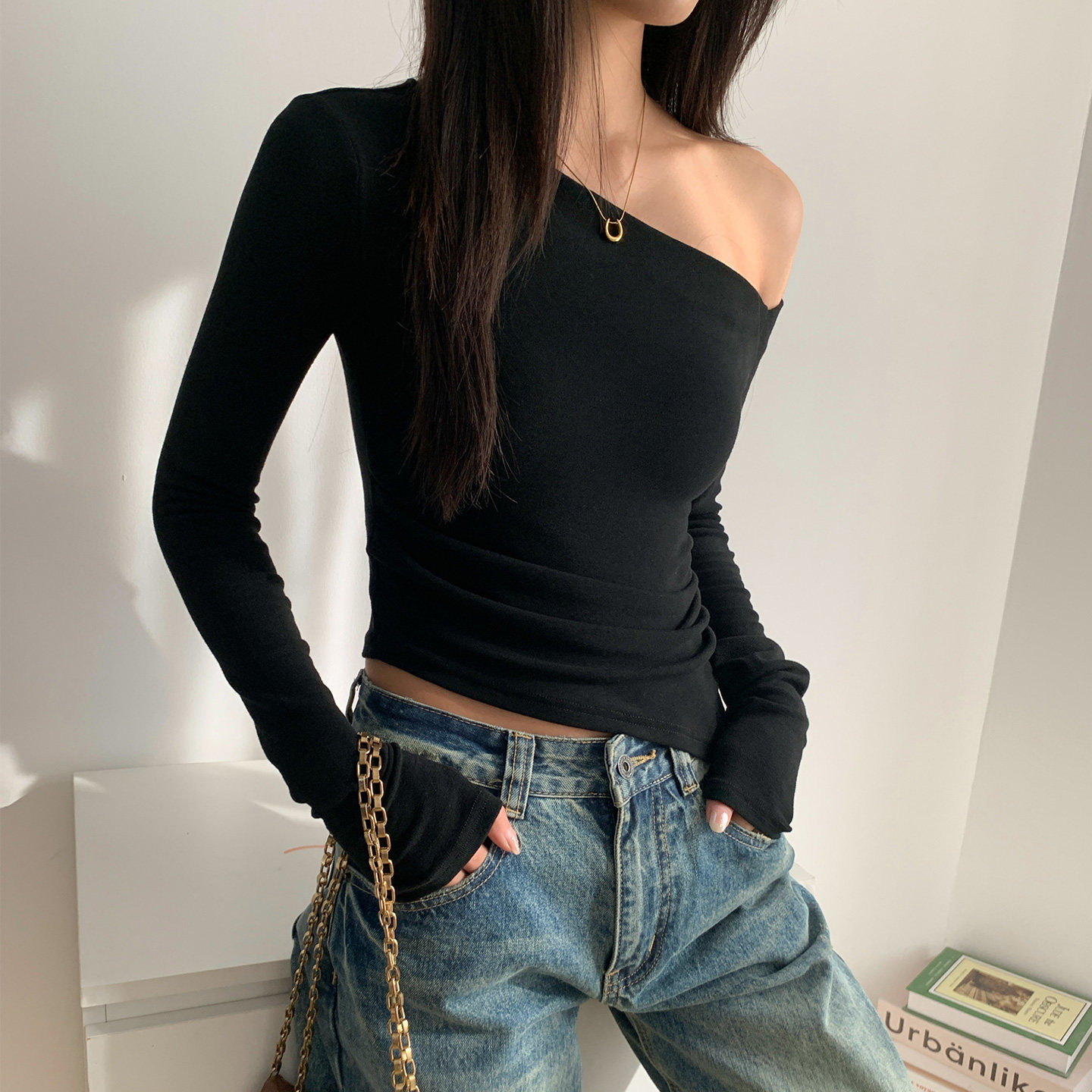 设计感小众斜领露肩长袖T恤女秋冬修身内搭性感不规则打底衫上衣,淘宝优惠券,粉丝福利购,淘宝优惠卷