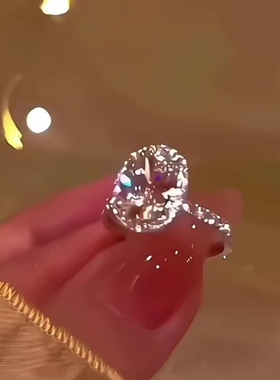 仿真莫桑石钻戒鸽子蛋结婚戒指超小众爆闪开口订求婚现场拍照道具