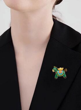 小绿马别针可爱女2026装饰来财