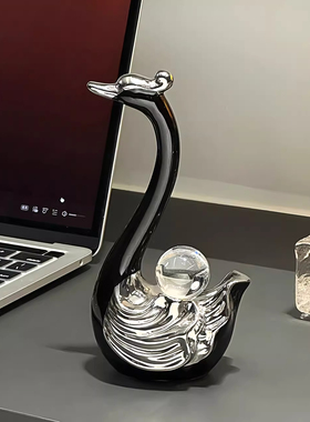 水晶球情侣天鹅摆件一对轻奢高档客厅酒柜家居高级感电视柜装饰品