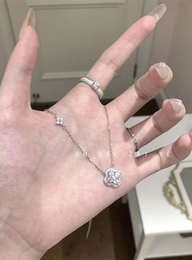 如蝶在野 巴黎夜曲~超闪精致四叶草花花锆石锁骨链轻奢高级感项链