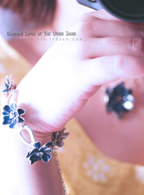 No.113「木槿Ⅱ」Pilgrim 优雅深海蓝 镀银珐琅釉花卉水晶钻手链