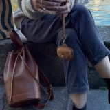 Небольшая дизайнерская кожаная сумка на одно плечо, из натуральной кожи, на шнурках