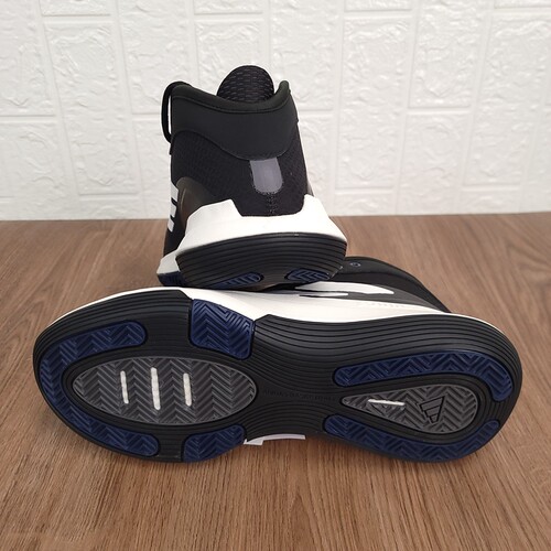 Adidas 阿迪达斯 男款缓震防滑耐磨篮球鞋 IE7845 IF3823 IG4496 - 图2