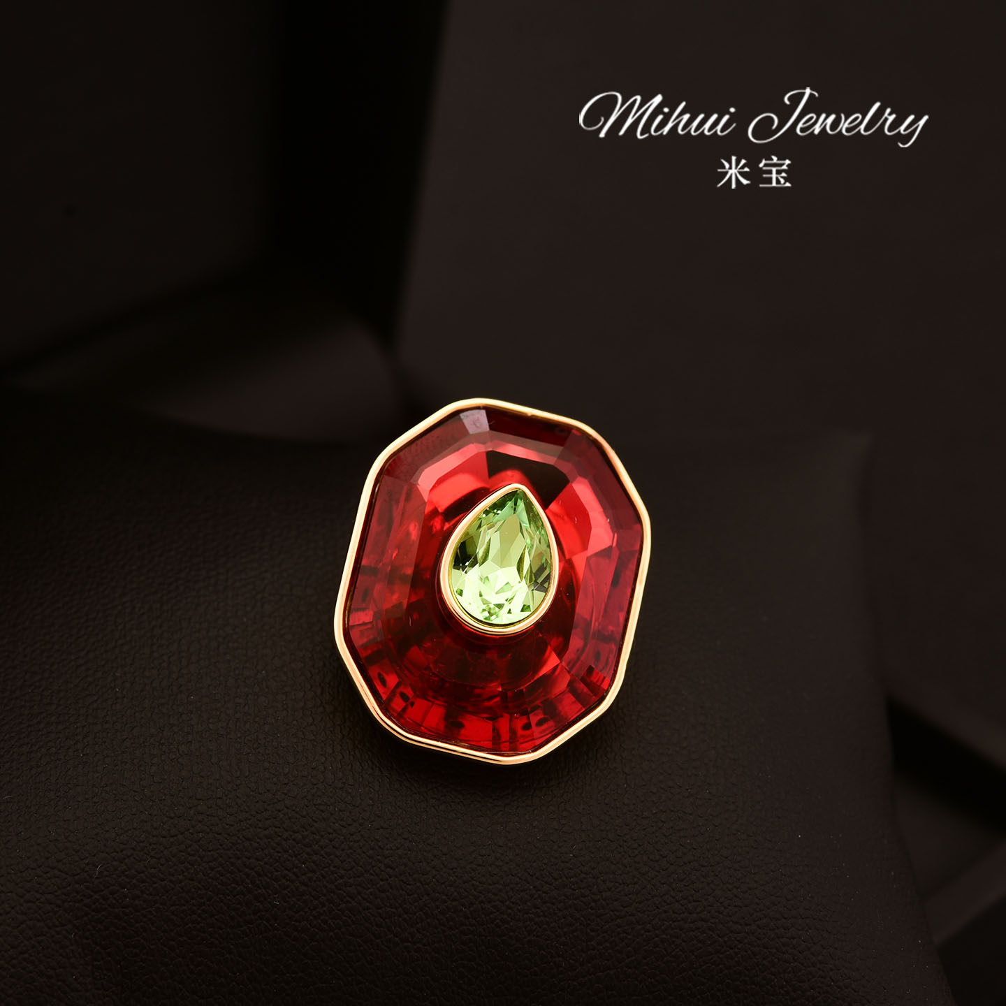 施华洛红水晶方形胸针高级感胸针领口防走光扣西装高档胸花配饰女,淘宝优惠券,粉丝福利购,淘宝优惠卷