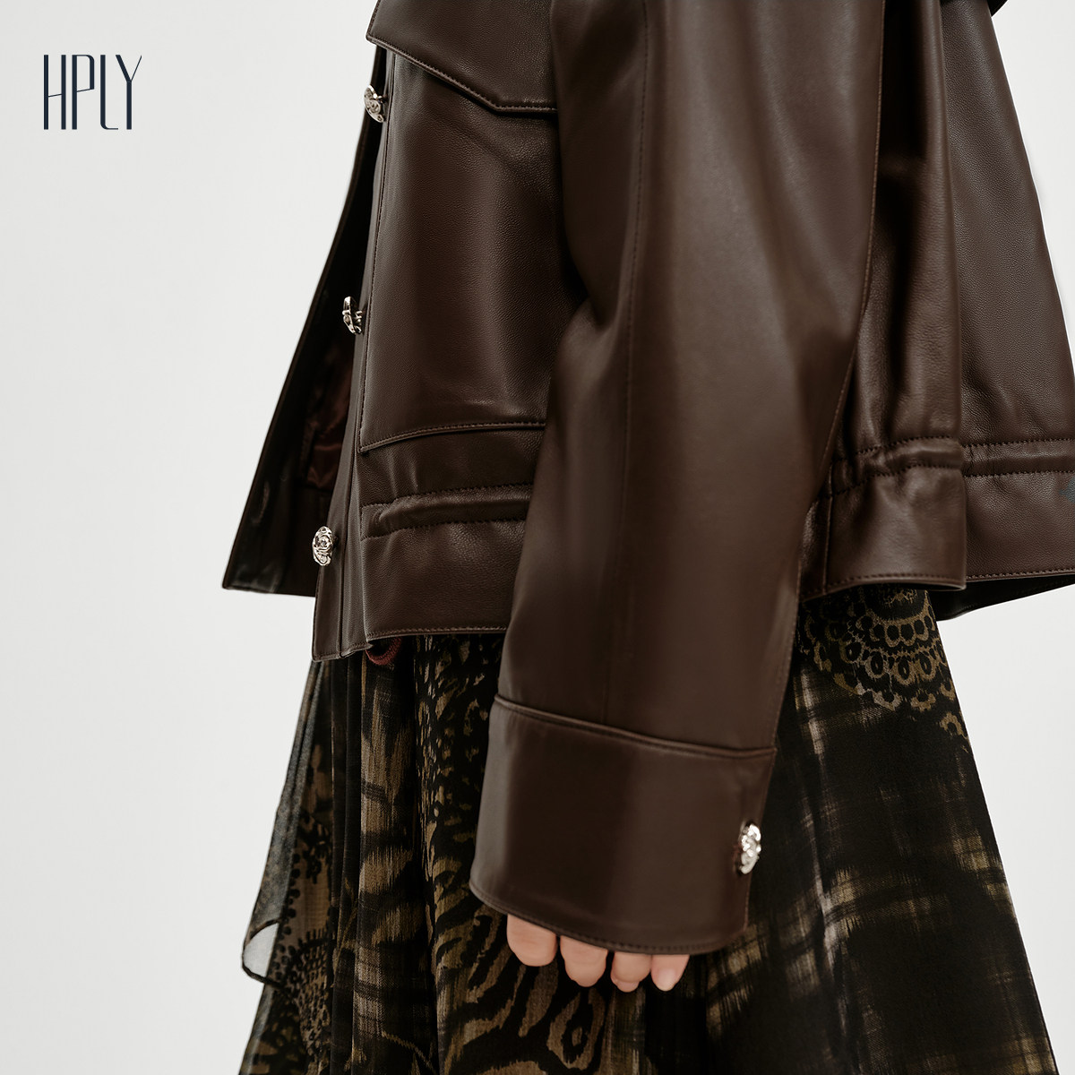 【小“皮”气系列】HPLY荷比俪2025新女复古小羊皮经典翻领外套,淘宝优惠券,粉丝福利购,淘宝优惠卷