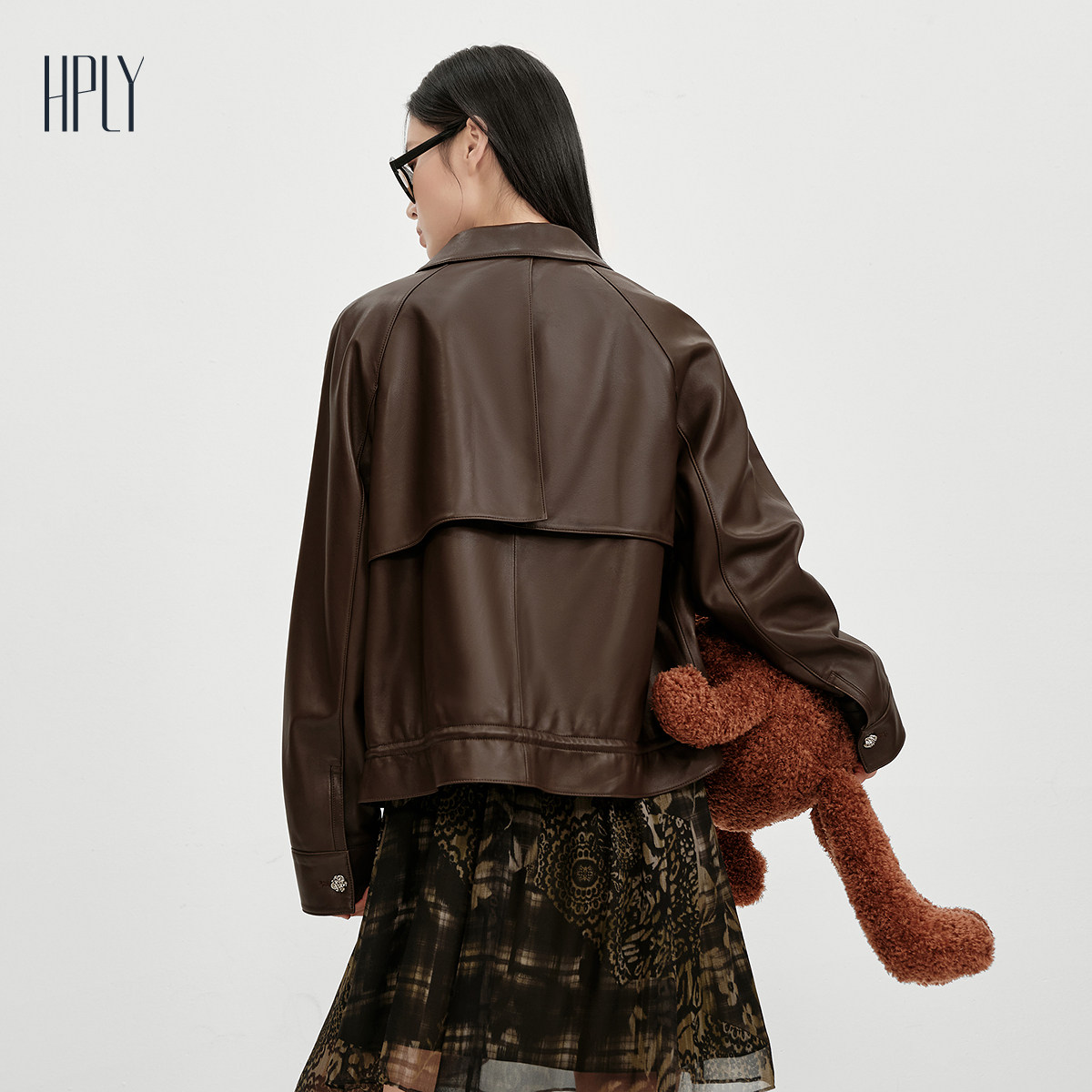 【小“皮”气系列】HPLY荷比俪2025新女复古小羊皮经典翻领外套,淘宝优惠券,粉丝福利购,淘宝优惠卷