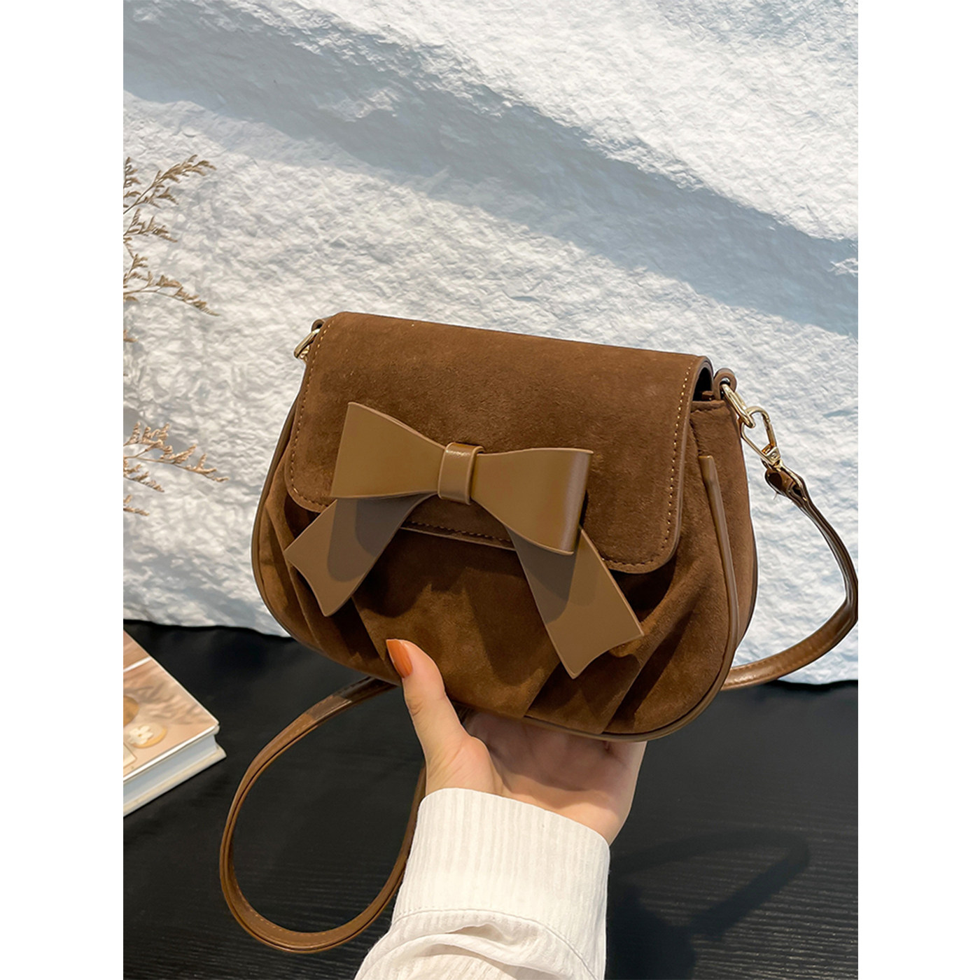 高级质感复古休闲马鞍包女秋冬2025新款小方包时尚百搭单肩斜挎包,淘宝优惠券,粉丝福利购,淘宝优惠卷