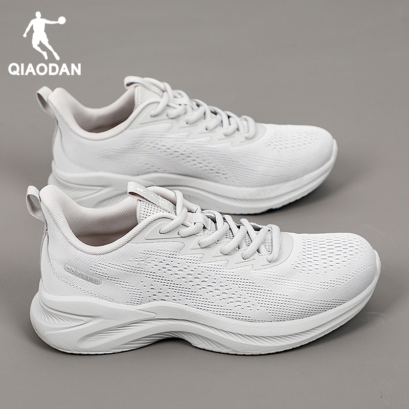 乔丹小白鞋男鞋冬季2025新款软底减震跑步鞋子男款透气网面运动鞋 - 图1