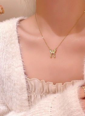 搜搜轻奢小众高级感蝴蝶吊坠钛钢项链女在逃公主同款百搭气质