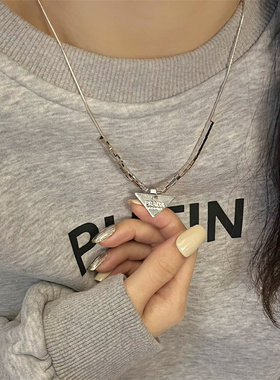 搜搜三角形小方块项链女新款潮酷嘻哈土酷蹦迪冷淡风卫衣链男