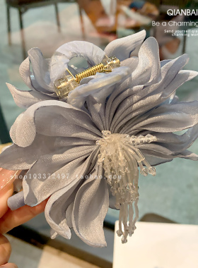 立体花瓣流苏抓夹森系超仙鲨鱼夹
