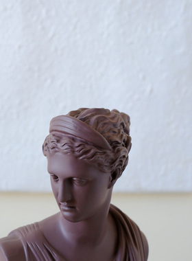 北欧维纳斯人像圣母树脂摆件