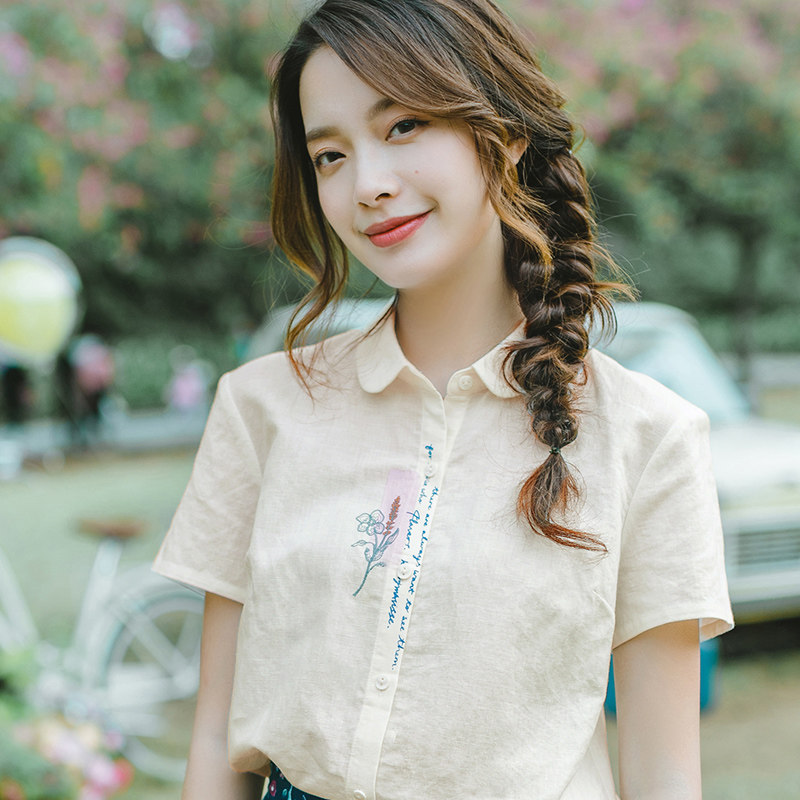 茵曼旗舰店绣花棉麻短袖娃娃领衬衫 茵曼筱茵衬衫