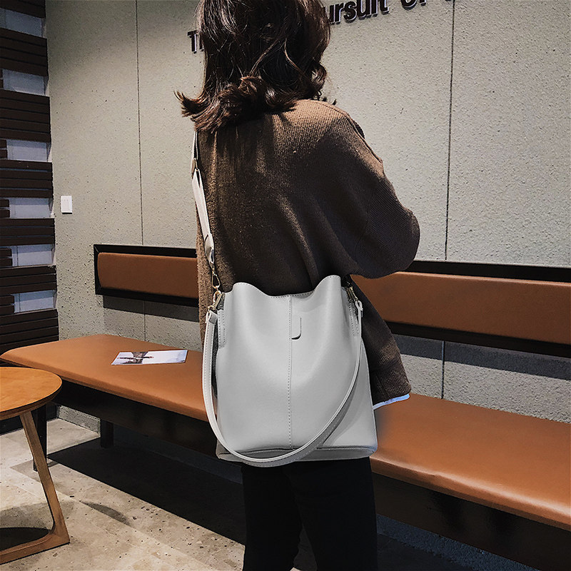 ins风大容量2020秋冬新款潮大包包 彼卡斯尼女士包袋