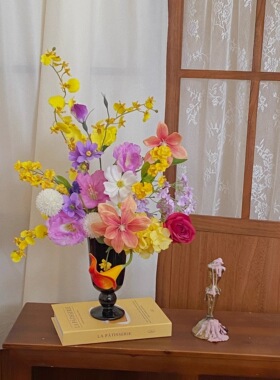 原创花艺师设计法式多巴胺花束