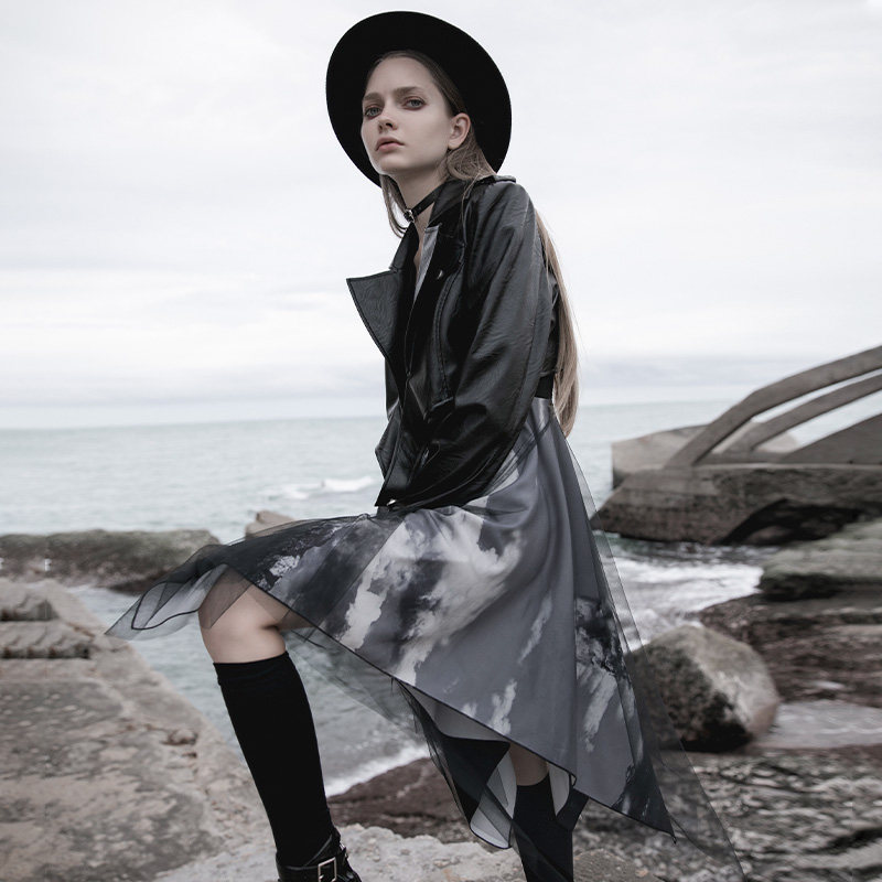 暗黑气质吊带可甜可盐女神范连衣裙 punkrave连衣裙