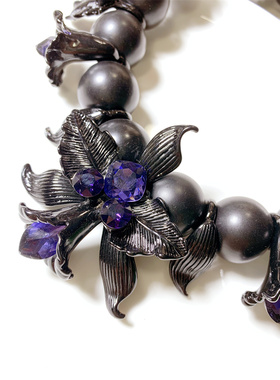 欧美大牌纪*希打标哑光黑琉璃珠紫色水晶锆石鸢尾花立体项链女