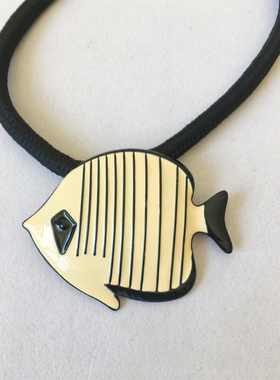 Vintage中古Sooyeon打标奶杏色珐琅釉热带鱼坠短款项圈夸张项链女