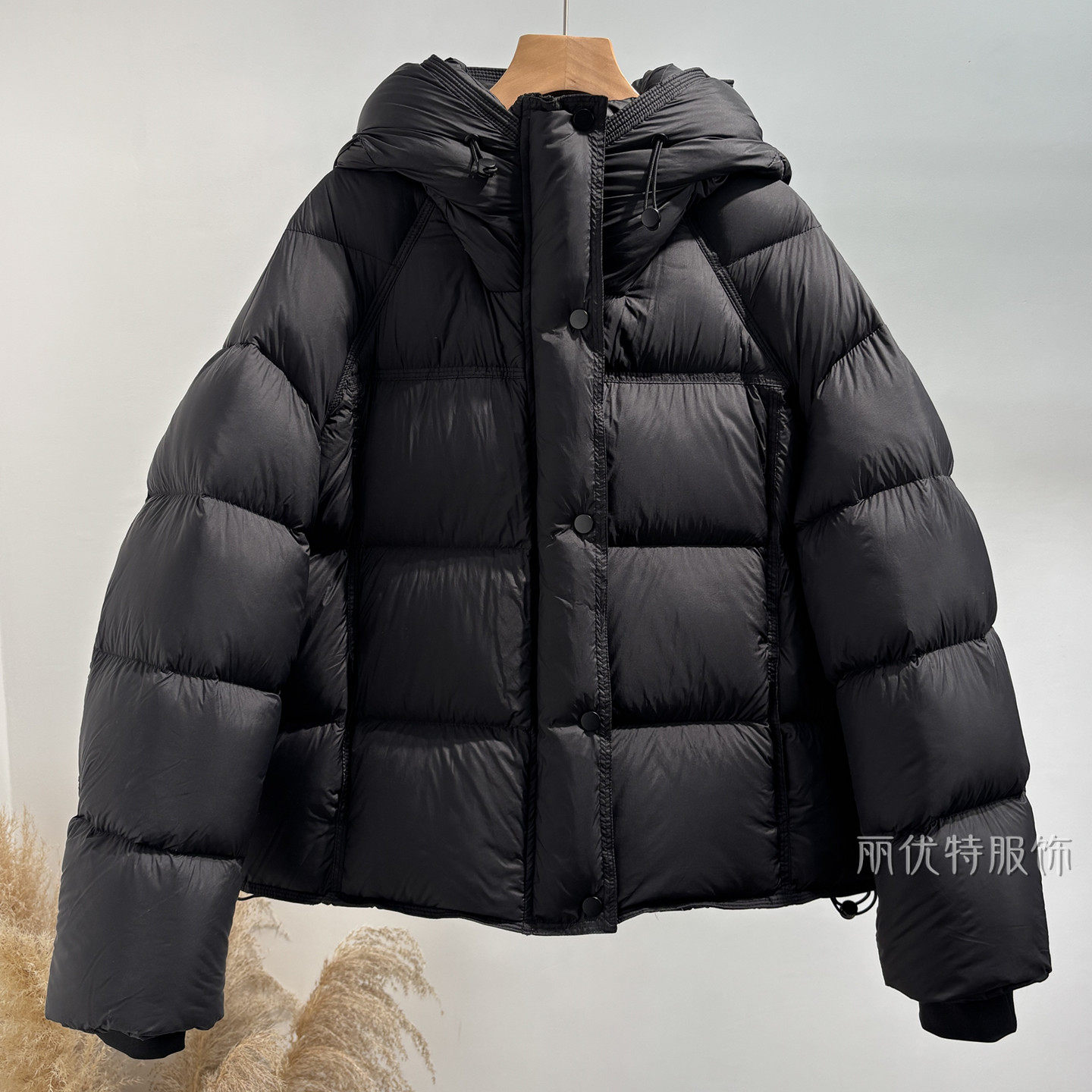 90鸭绒泡芙羽绒服女短款2025冬季新款连帽加厚小个子面包服外套爆