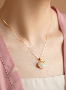 锦鲤和田羊脂玉故宫锁骨项链女