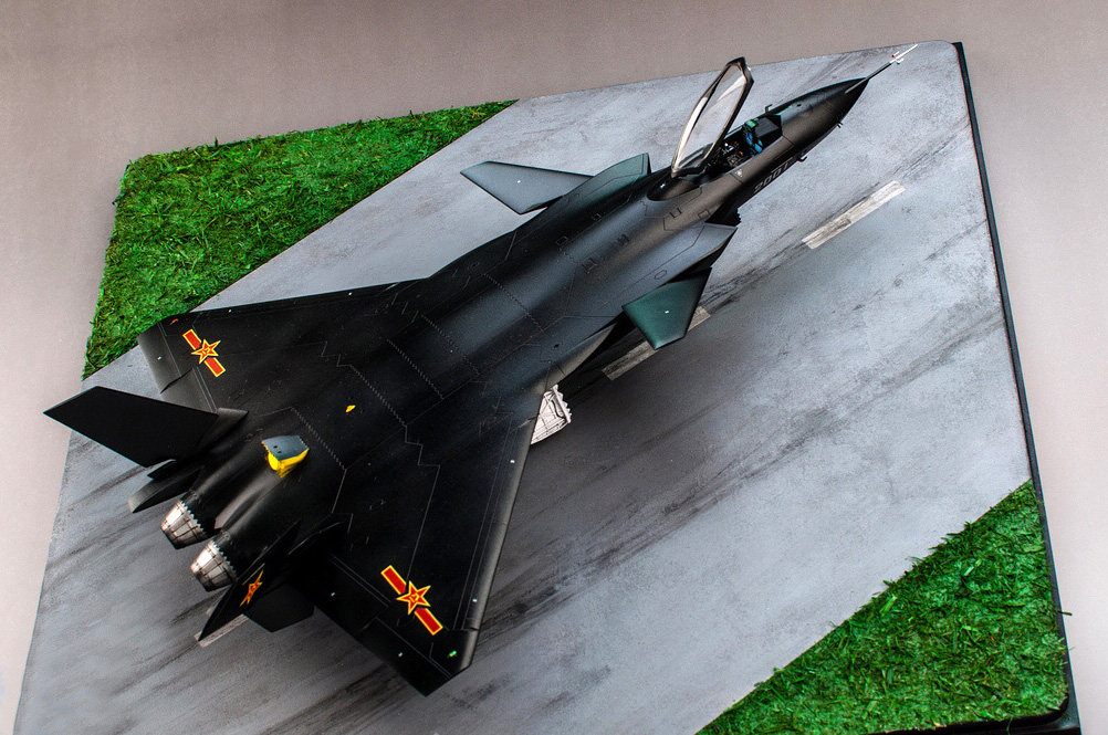 小号手拼装军事飞机模型 1\/72仿真中国歼20战