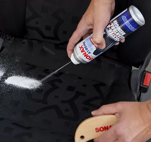 Немецкий автомобиль Sonax. Интерьер перевернув шерстяные кожа