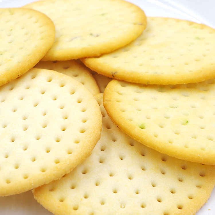 日盈网红好吃牛乳味葱油味大饼干休闲零食下午茶点心小包装散称