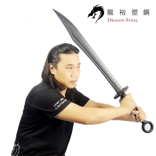 台湾龙裕塑钢抗战屠龙刀道具练习武术兵器车载防身神鹰剑龙剑鱼 - 图0