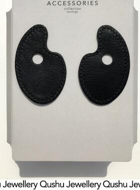 Qushu Jewellery 原创设计手工制艺术调色盘状耳环黑色真皮耳饰