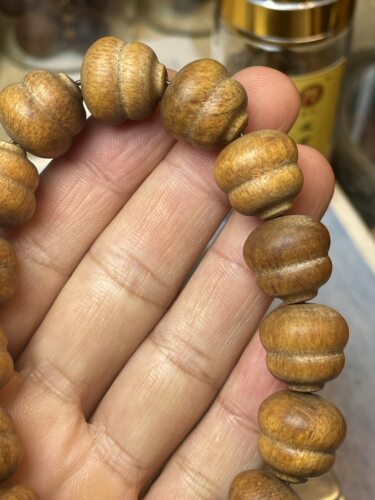 贡木粗磨未打磨清香味老料沉水雕刻年糕油葫芦手串文玩念珠盘沉香 - 图1
