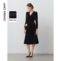 Longpose style commuter temperament slim long sleeve dress dress woman 2023 Winter new retro velvet little black dress