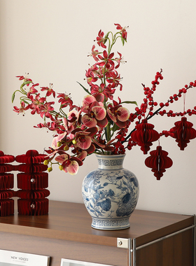 新中式喜庆新年红色花束仿真蝴蝶兰陶瓷花瓶电视柜装饰摆件高级感