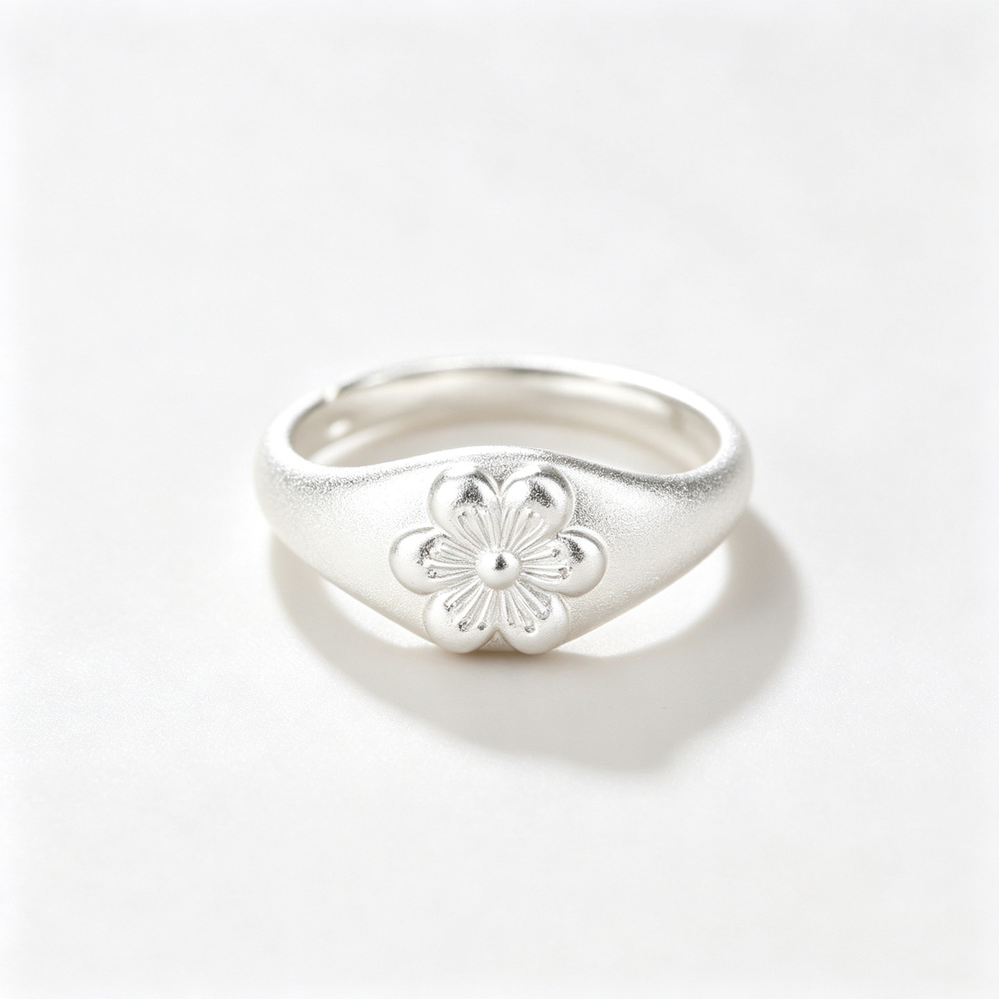Mengxiang Silver Ancient Flower Open Ring Light Luxury