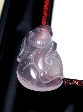 天然粉水晶小兔子吊坠男女立体生肖兔项链饰品招财挂件2025礼物