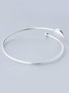 巨好看的银手镯女款2025新款高颜值叶子珍珠手环轻奢小众精致镯子