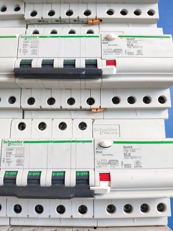二手施耐德带漏电保护断路器空气开双进双出1P+NC16A漏保-图3