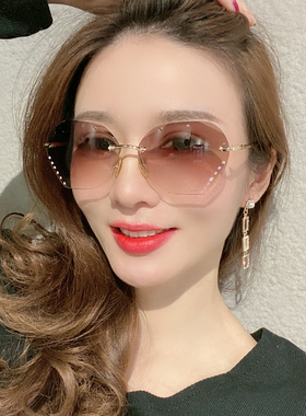 女士时尚镶钻高级感太阳镜小脸款