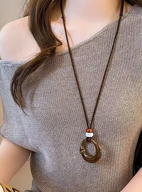 复古美拉德长款棕色圆环吊坠项链女高级感轻奢小众毛衣链配饰批发
