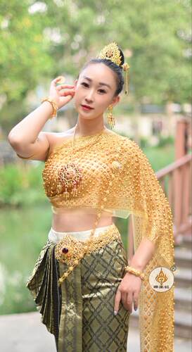 傣王妃泰国进口面料服装女套装西双版纳告庄摄影抹胸钉珠披纱定制 - 图2